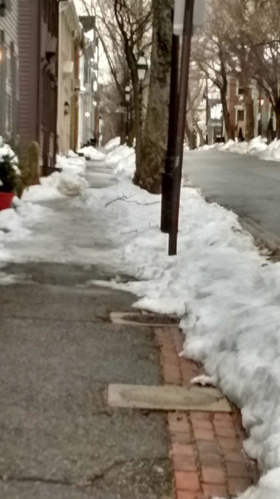 1AndreaPhotos's tweet image. #PVD @projo #snowcleanup after more 10 days since the last snow storm sidewalks are still dangerous