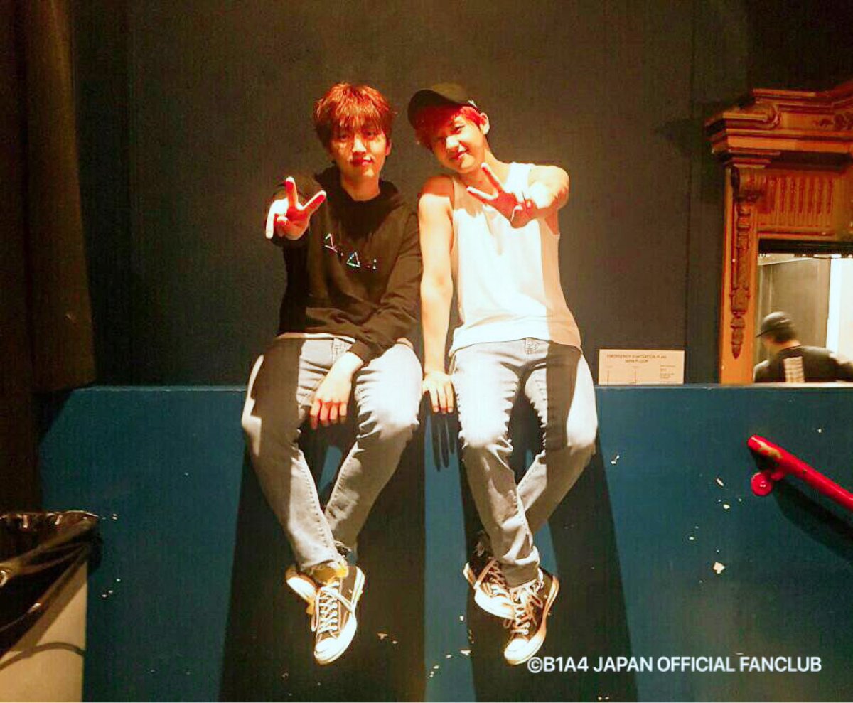 B1A4official_jp's tweet photo. ✌️✌️🐥🐻

#B1A4 #BANA #4NIGHTinUS #サンフランシスコ #サンドゥル #シヌゥ #ピース https://t.co/EpGMX0ZSgx