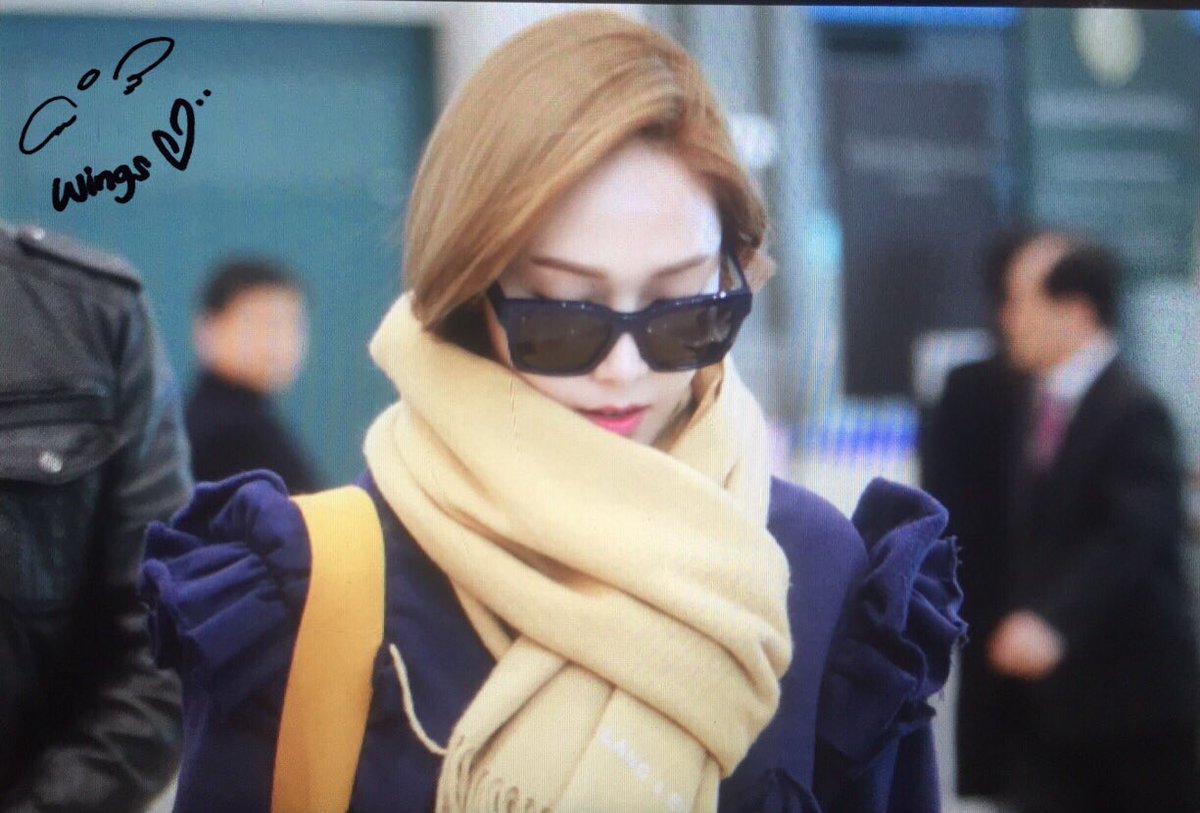 [PIC][20-02-2017]Jessica trở về Hàn Quốc vào chiều nay C5F8i5_VMAEgfTr
