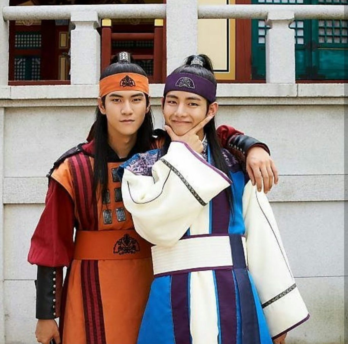 BTSTurkey's tweet photo. [20.02.17] Kim Hyunjoon Instagram Güncellemesi

[TR] Suk kardeşler ✌️ Yakında bitiyor #Dansae #Hansung

🌸https://t.co/Fuk3Ogn9lN https://t.co/OH2Ea47WL7