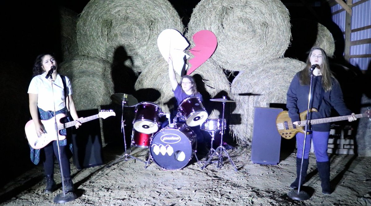 WeAre3BlindMice's tweet photo. Throwback to fall of last year filming our 2nd #MusicVideoFor5SOS @5SOS #TGWCW #WeAre3BlindMice <3 https://t.co/Pn6t3XH95a