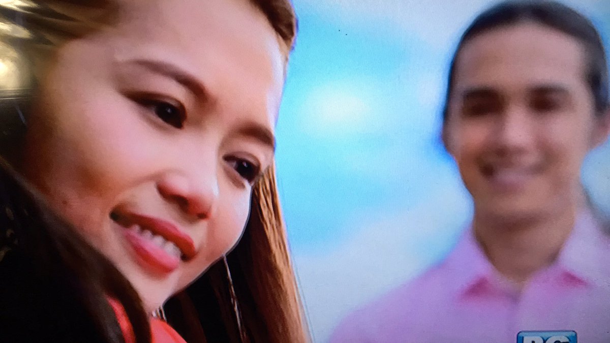 Ayieee ung smile ni teacher Kit hehe

#LLValentinesDate