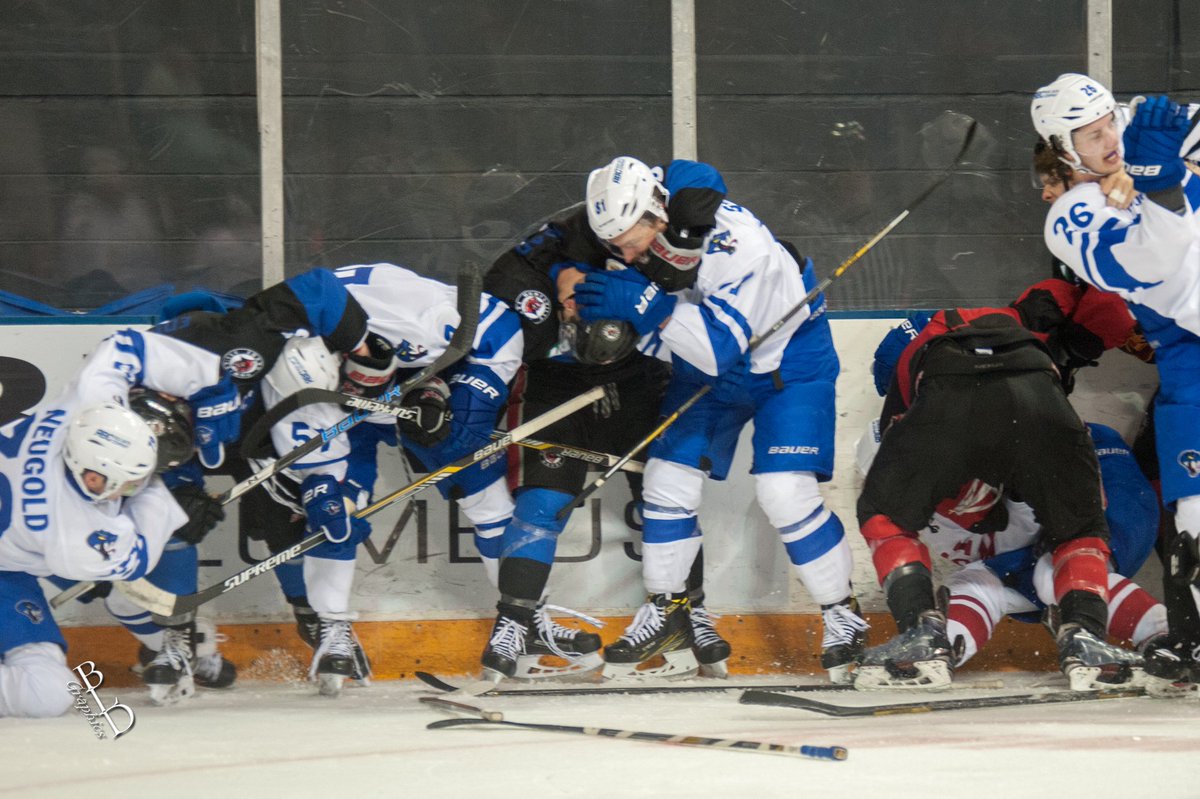 BLDGraphics's tweet photo. Cottonmouths wrestled Huntsville last night and got Two Points for the take down....#GoSnakesGo #sphl https://t.co/ojmSRhMvCj