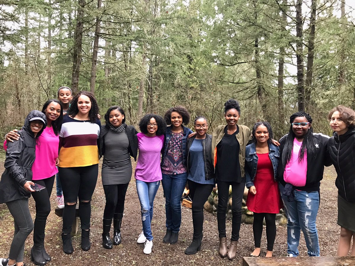 Ladies1stOrg's tweet photo. ✨Grateful these #queens came out for a fun photoshoot w/ @GirlScoutsWW  *Images from the shoot will go up on billboards around #Tacoma. https://t.co/zPM6jbx8An