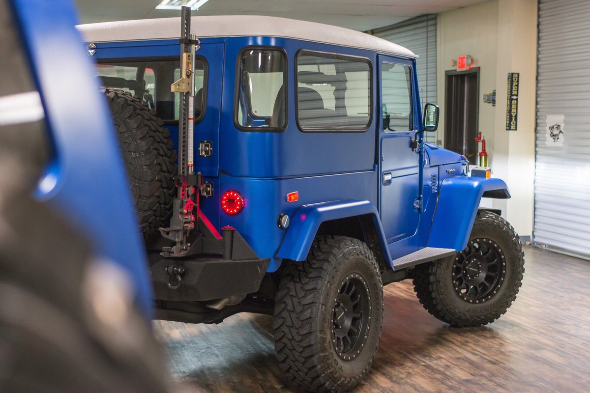 SORS843's tweet photo. Our goal with this build was to seamlessly integrate the classic style of the 1974 FJ40 with the modern comfort and safety of an FJ Cruiser. https://t.co/Wceo1EseCI
