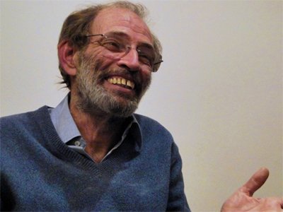 Desgarbado y sonriente, nos sacó a flote y siguió caminando. Atravesó banderas y se ganó el respeto de todos. Otro bueno que se va.