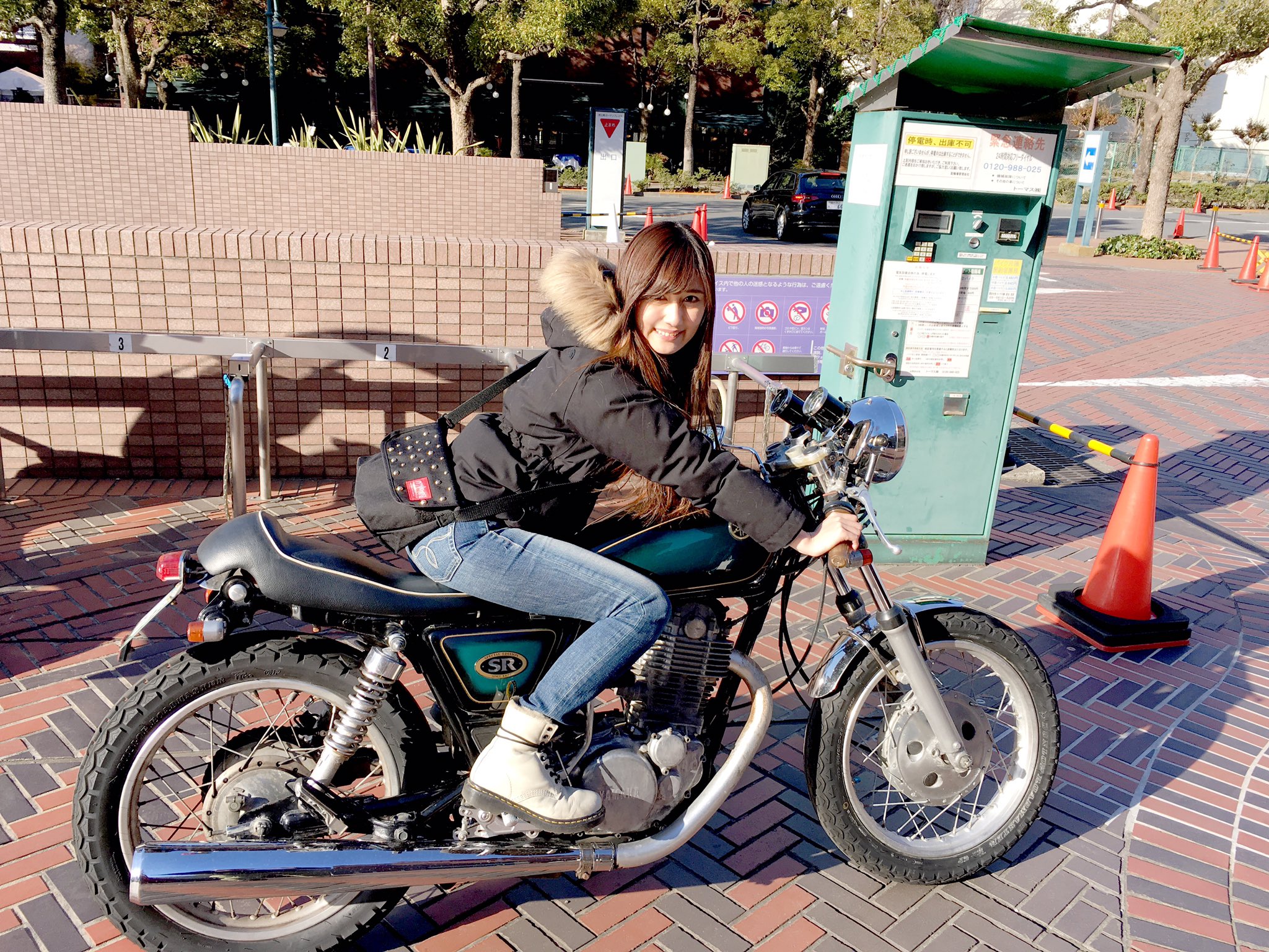 Noah のあち バイク女子 Srちゃんと最後の2ショット 3台目のヤマハのバイクでした いっぱいカスタムして私好みのカフェレーサーになってくれました 初めての単気筒 初めてのキック 初めてのセパハン 全部全部楽しかった ありがとうsr400 友達に