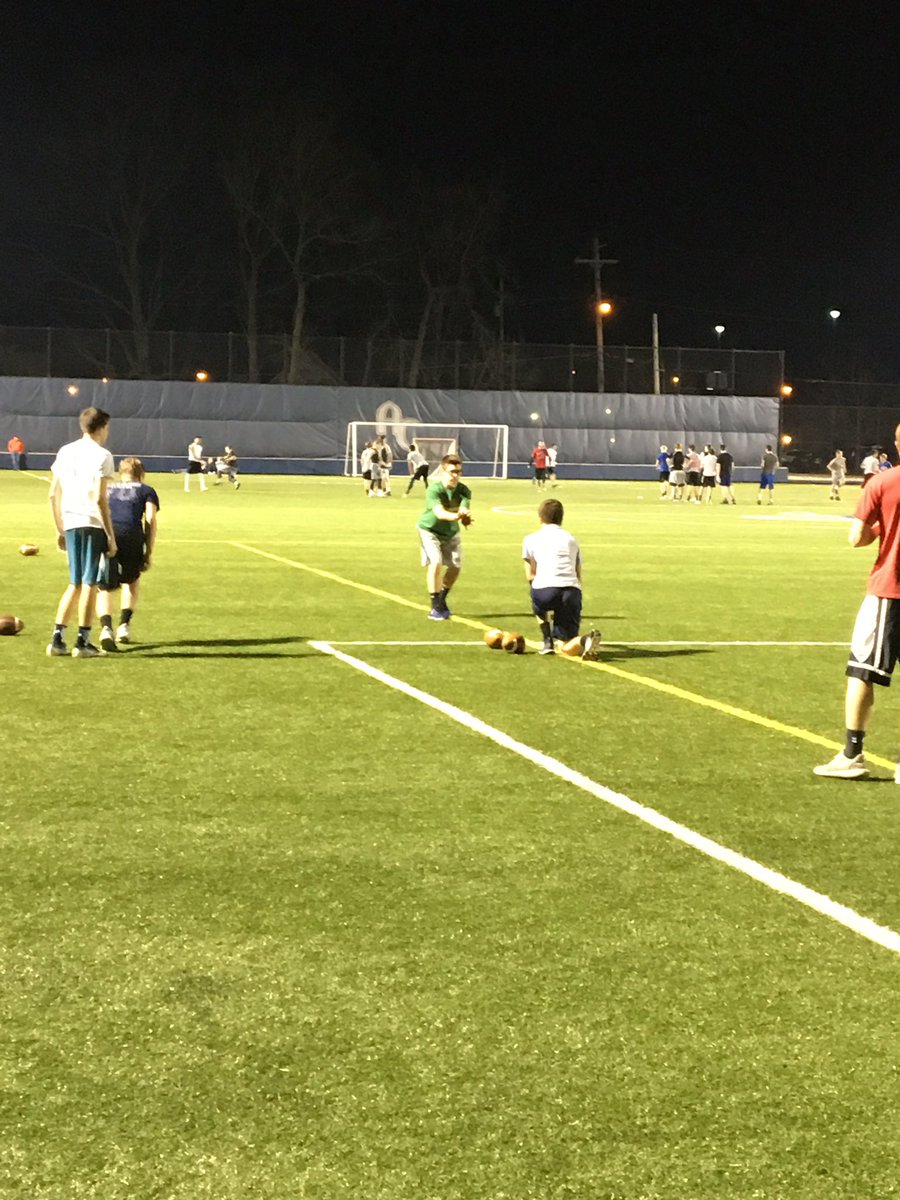 TanneyPassing's tweet photo. Beautiful night for our Quad City camp @AugieILfootball   Great group to work with. A lot of playmakers with a lot of potential #TPA https://t.co/ybwagqGdcq
