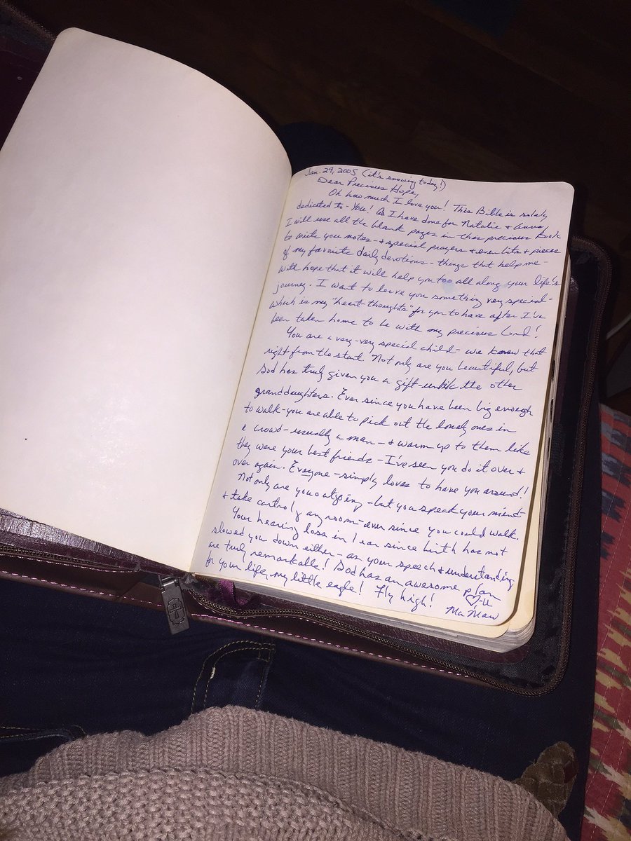 hopebesh's tweet photo. Ever since 2005 my grandma has been putting together a bible for me and honestly it was the best birthday present I could ever have. https://t.co/4j5r5UZL78