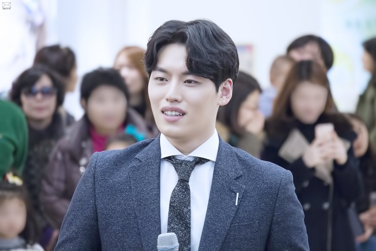 letterforkl's tweet photo. 170218 로맨틱콘서트 #최경록 (2) https://t.co/3SmBvUw2j8