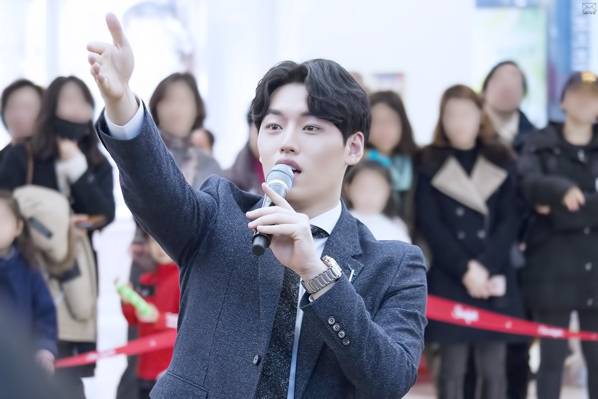 letterforkl's tweet photo. 170218 로맨틱콘서트 #최경록 (5) https://t.co/5f2XegGxfj