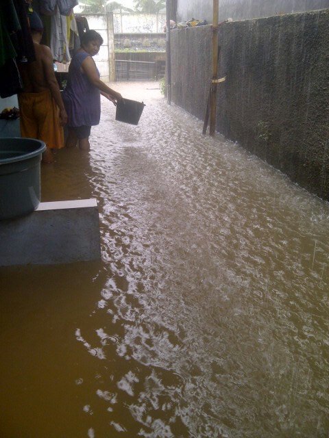 Aliefcs73's tweet photo. @Metro_TV banjir menggenangi pemukiman warga dii bekasi https://t.co/E5DYOa9Gn4