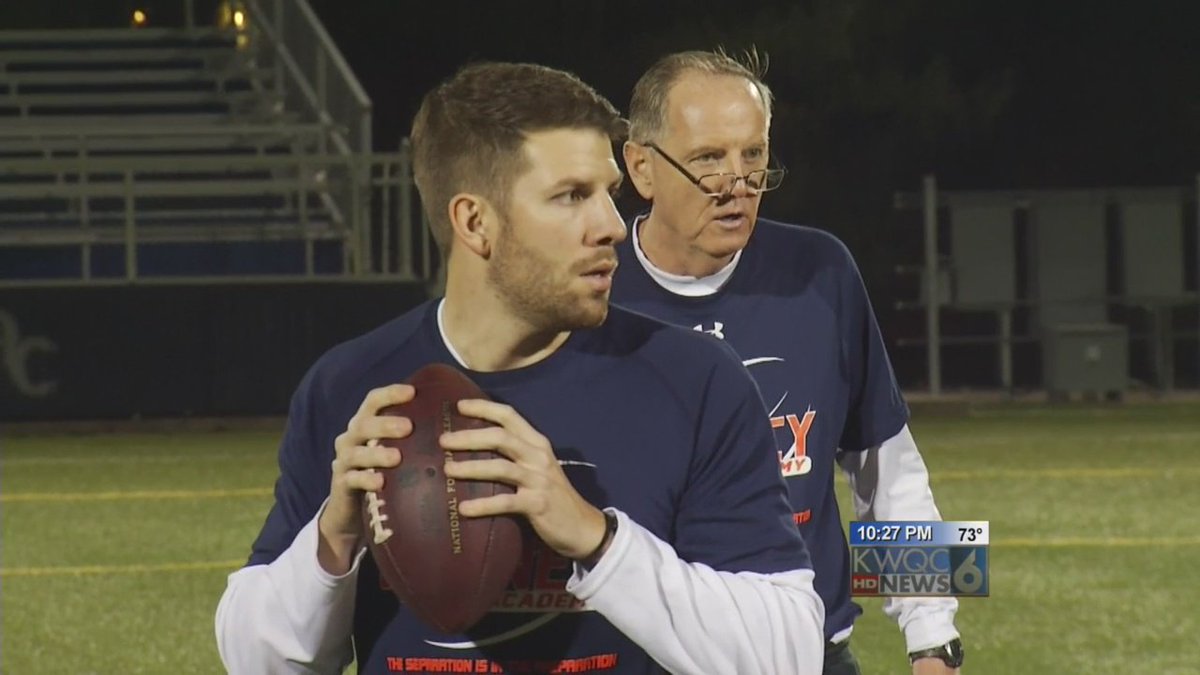 AndrewWardKLKN's tweet photo. What a beautiful night for football! Alex Tanney &amp; his father Don held their Tanney Passing Academy Sunday at Augie:
https://t.co/8BsdPd68hI https://t.co/3pl1f5vN2H