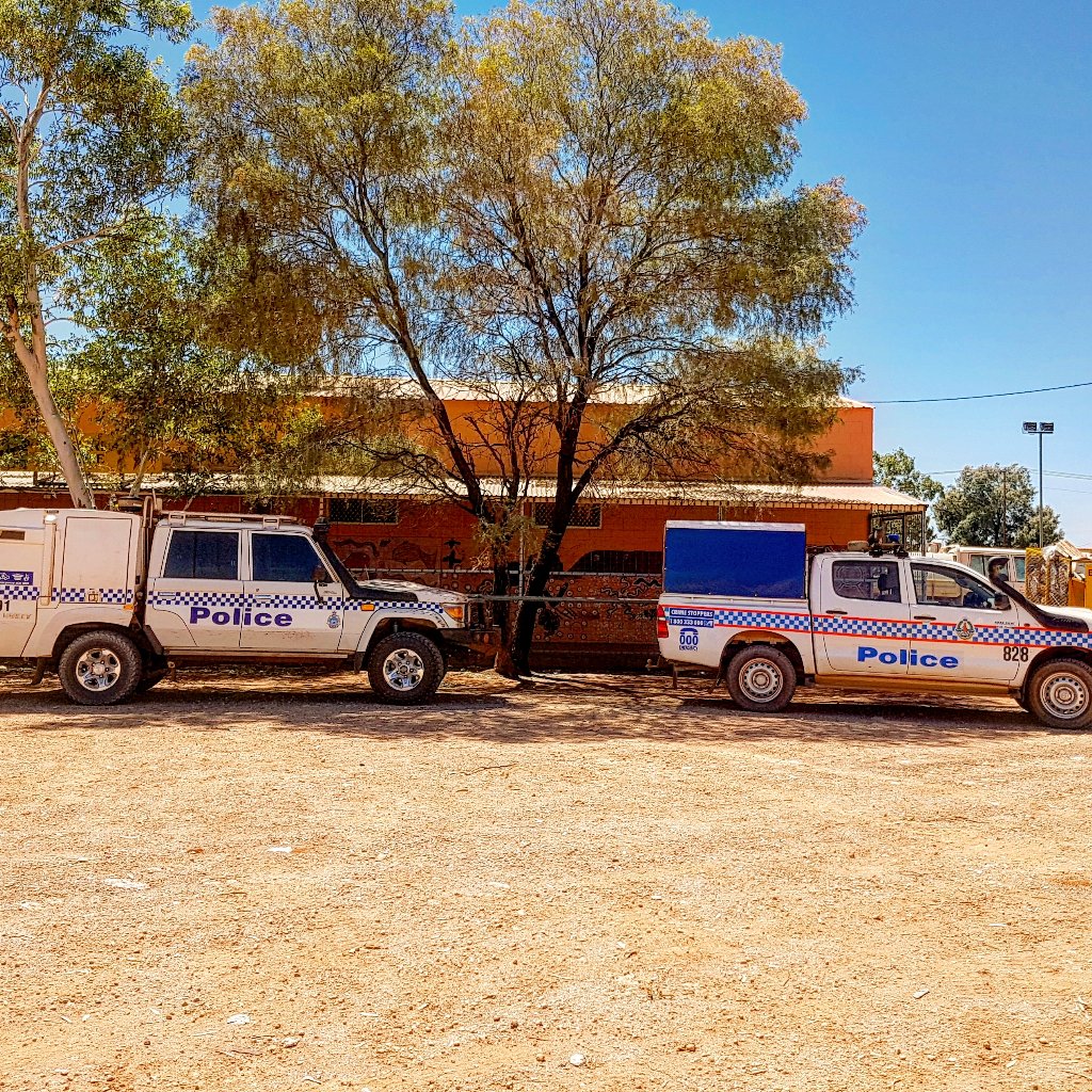 Don't wander off into the bush without water! Missing person located thanks to <a href="/WA_Police/">WA Police Force</a> and <a href="/ntpfes/">NT PFES</a> #fb #pd15939