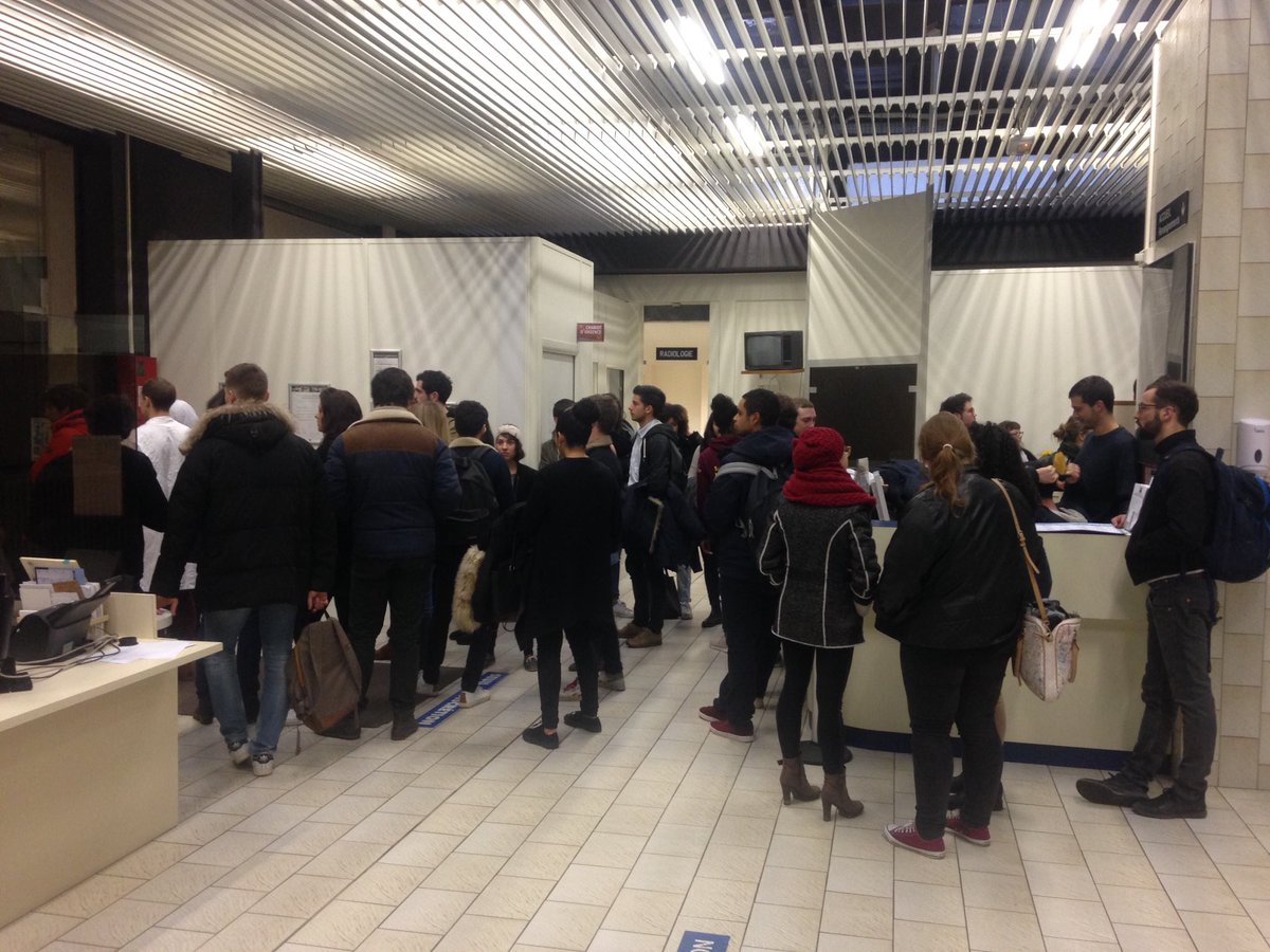 philippebertho1's tweet photo. .@tvr #rennes blocage centre de soins grogne étudiants dentaire @DENTger_greve 6eme semaine de mouvement patients  redirigés vers hôpital https://t.co/SpsdUYkydP