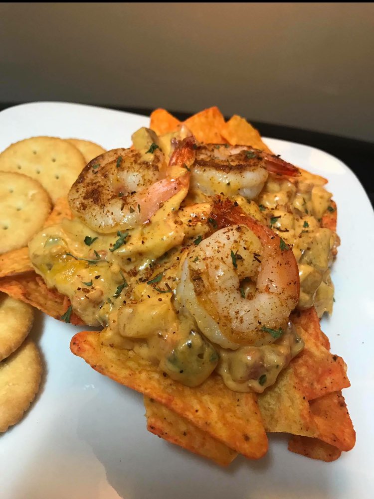 LeeEnterInc's tweet photo. Seafood Nachos created by @RealDerickGLee https://t.co/Ze7HZpriHL