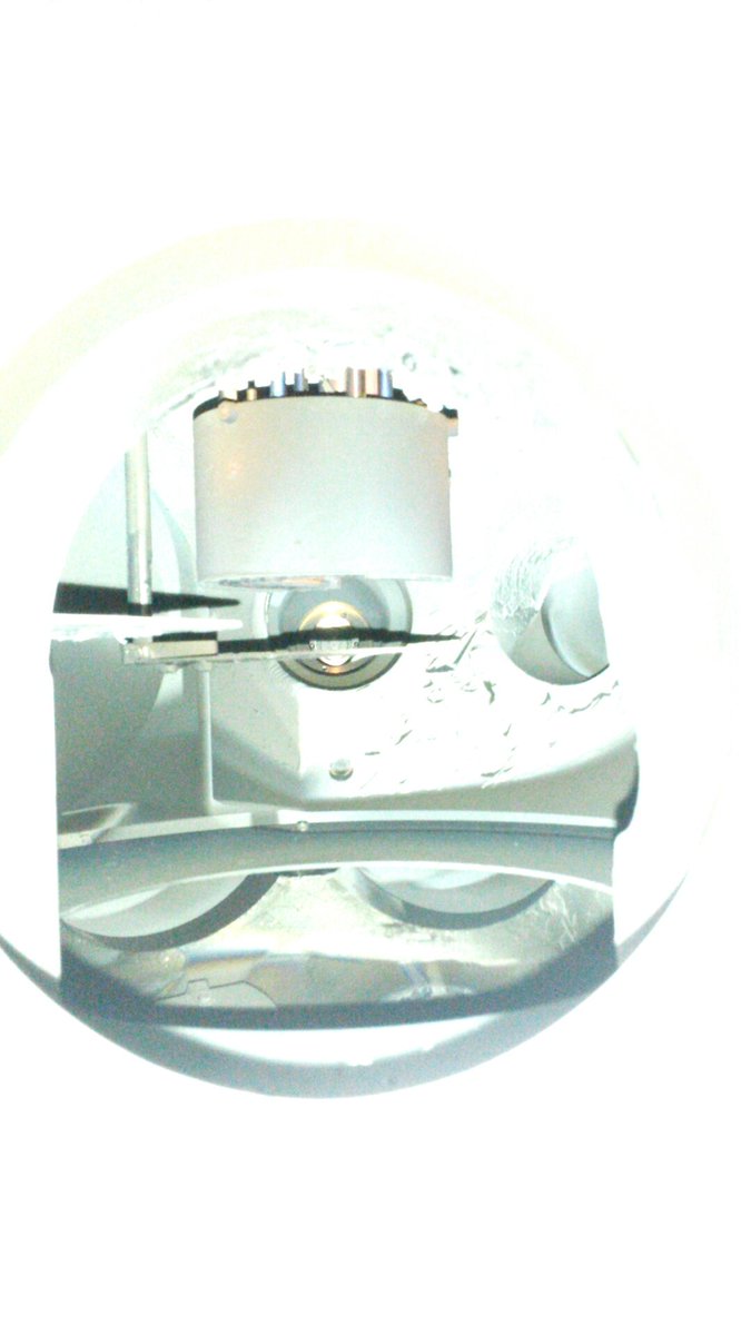 AudreyAzura's tweet photo. Do you want to see inside a MBE machine? (in which, we create new materials) #physicistlife (let's change hastag now) https://t.co/V161qVH6FB