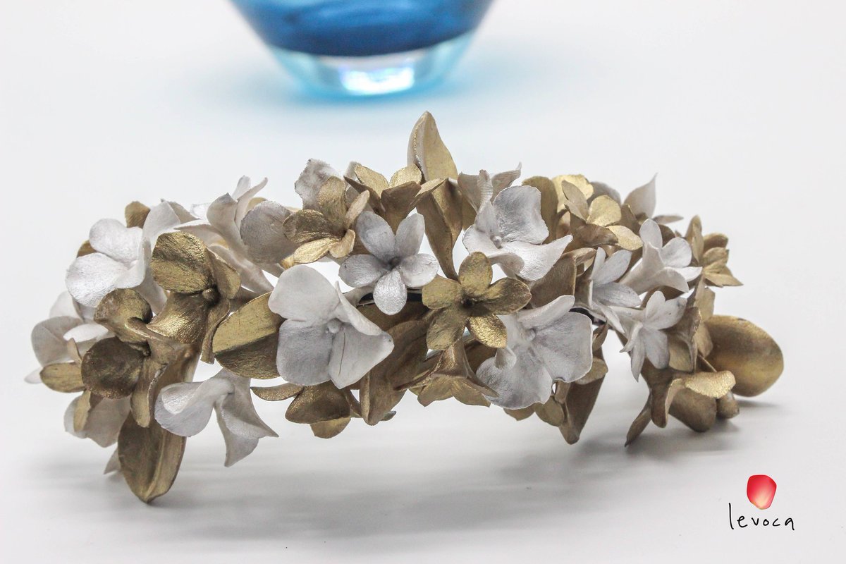 saranya_vk90's tweet photo. Gold and silver hairpiece for the wedding season.
#mondaymotivation #birdal #hairstyle #levocacrafts #decoclayindia #handcrafted #art https://t.co/3n1fepqAZB