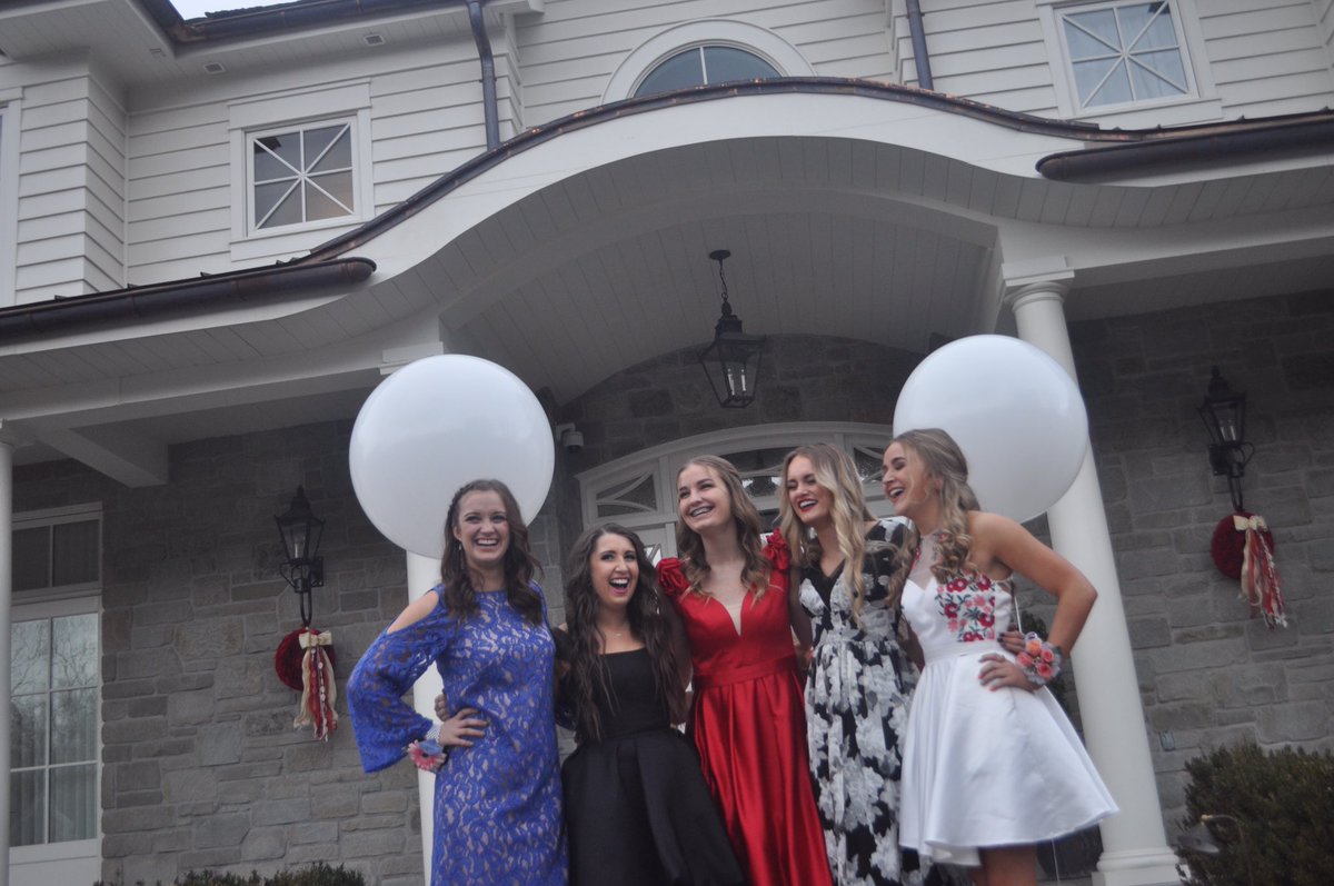 AlyssaGus32's tweet photo. 💕Sweethearts 2017💕 https://t.co/7OVaxJRWLs