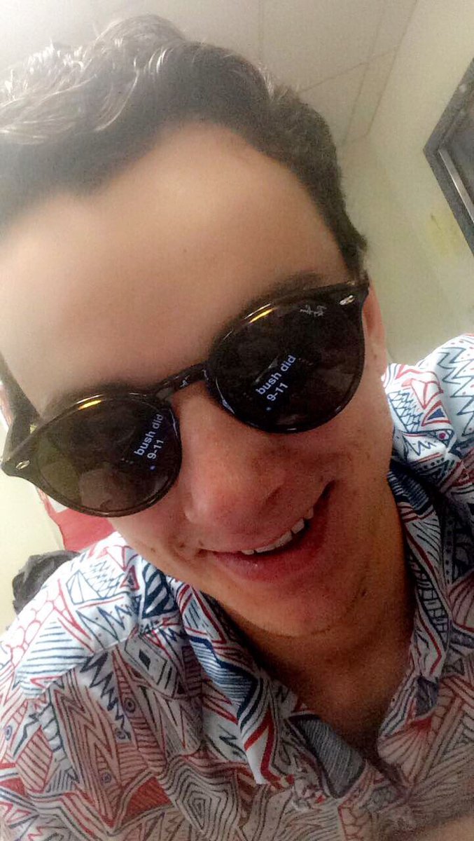 jvrdanlee's tweet image. HAPPY BIRTHDAY MIKEY !!!!! Hope you're day was gr8:)) love ya&amp;lt;33 #didyoutryclosingthedoor #twoooo #mycolon