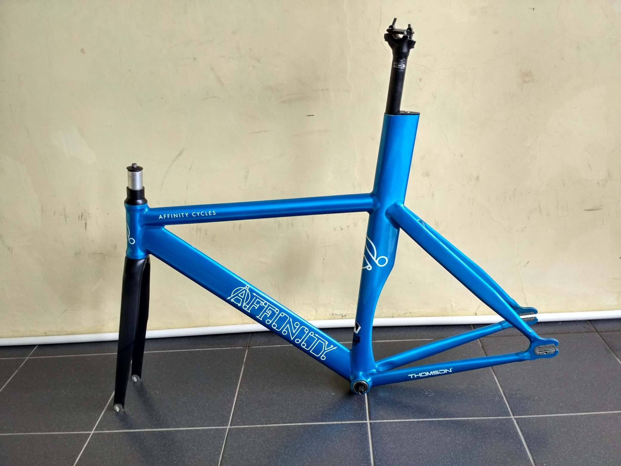 未走行超美品】AFFINITY CYCLES KISSENA フレームXS 未走行超美品