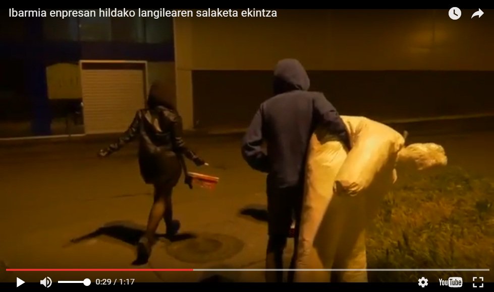 AzkoitiaGuka's tweet photo. Azkoitiko Ernaik honako bideo hau igo du Maxixatzenen komunitatera: "Prekarietateak hiltzen gaitu!" https://t.co/zLDppXOw99 https://t.co/3s7tRycErH