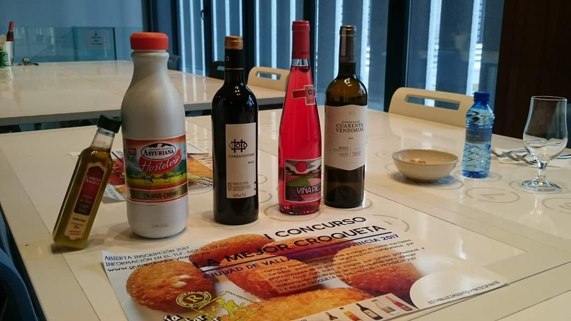 Tercer finalista #mejorcroqueta2017 <a href="/CorintoVall/">CORINTO GASTROLOUNGE</a>  <a href="/EIC_Valladolid/">Escuela Internacional de Cocina</a> <a href="/Gregorio_diez/">Gregorio Díez</a> <a href="/CuatroRayas/">Bodega Cuatro Rayas</a> <a href="/maryobeli/">Yolanda Martin Casa R. Mesón Maryobeli</a> <a href="/Conmicas/">Chelo Miñana</a>