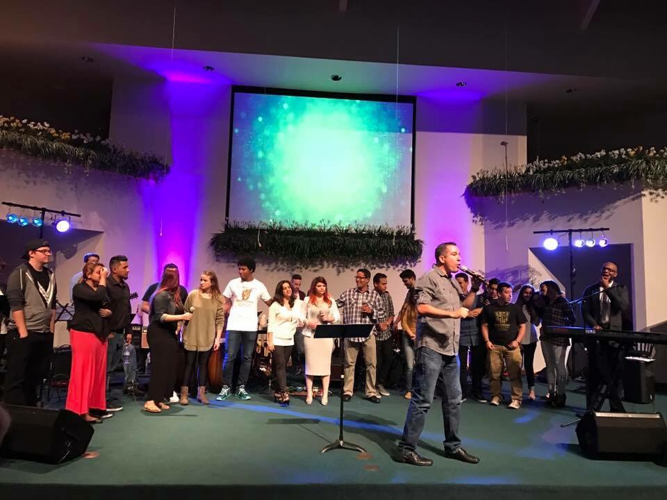 karelmatos's tweet photo. #OverFlow #Miamiyouth extraordinario tiempo este sábado delante de Dios. Cuanta sed de Cristo la juventud de #Miami. Algo nuevo se viene! https://t.co/TjtIuT6FEl