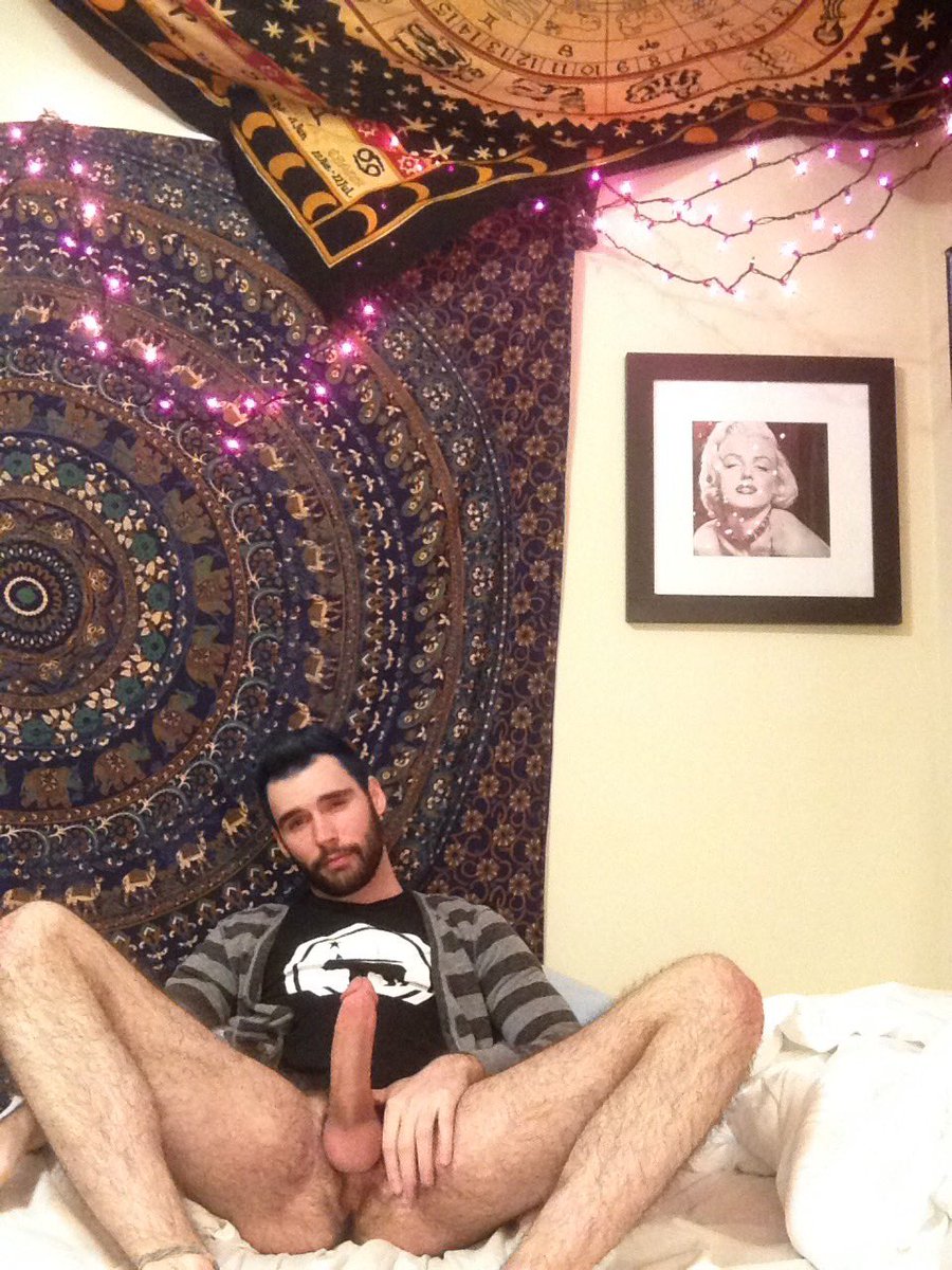 anthoni_hardie's tweet photo. Retweet if you wanna ride my dick ;) https://t.co/cLgueLuWZZ