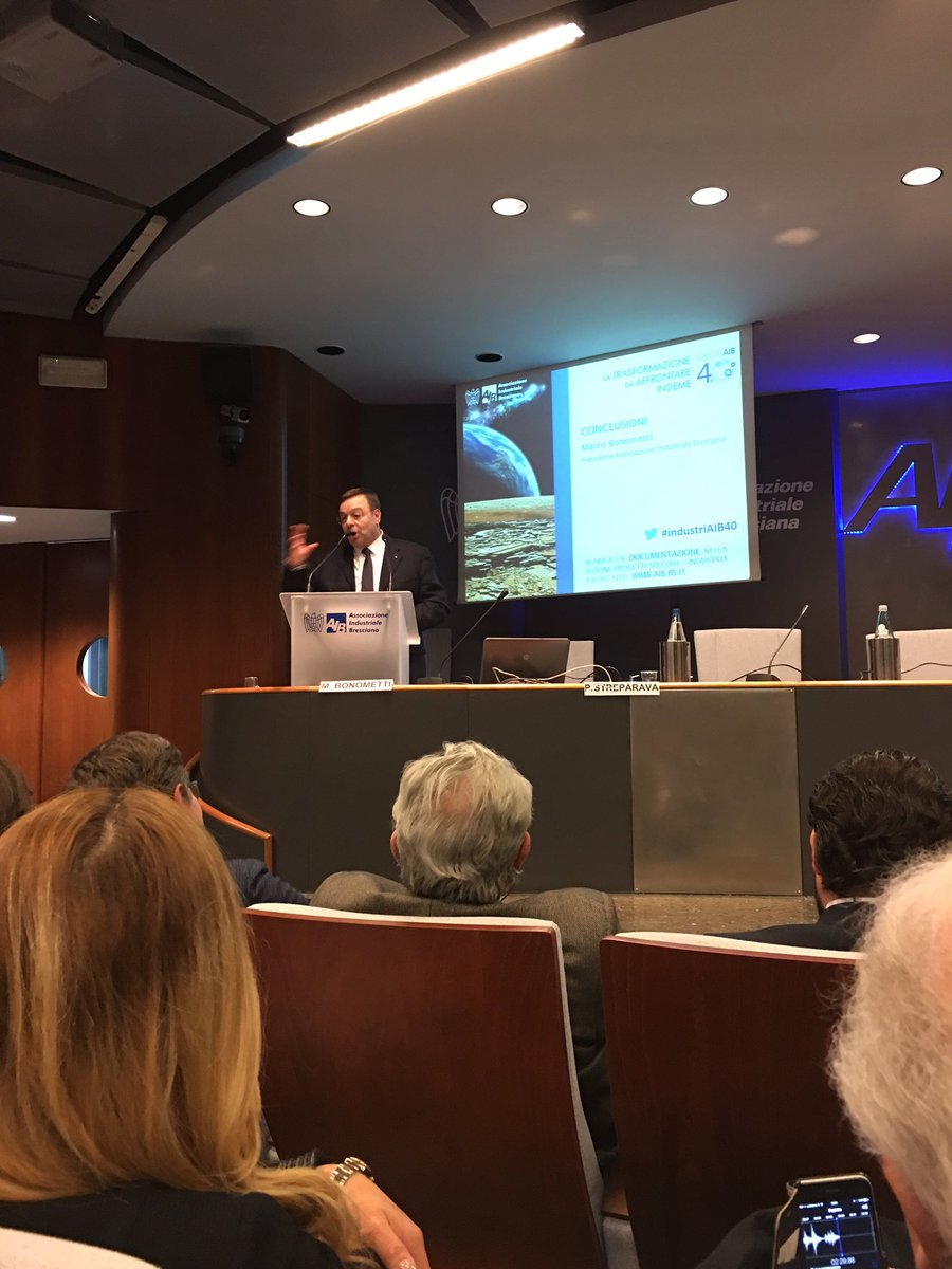 ConfindustriaBS's tweet photo. Bonometti: è il capitale umano che gestisce l'industria 4.0. https://t.co/jgPkftFYqR