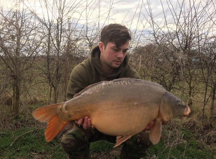 EarlsHallFish's tweet photo. The Top Lake has been producing some stunning fish this weekend,  looks like they will continue to feed now. @CW_Baits V12 @KordaOfficial https://t.co/Iy97pFqB2t