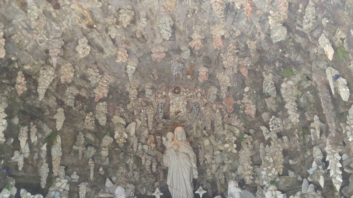 SeyramSelase's tweet photo. Alabama has so many unique places! Ave Maria Grotto was especially interesting! #Explore #LiveYourLife #TimeWithBae 😊 https://t.co/DRefn9sURO