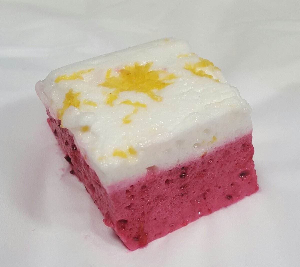 DownthehatchNI's tweet photo. Delicious mid-morning treat, courtesy of @Cara_utv's v talented mum @joysartisanfood - zesty rosewater &amp; lemon sorbet mallow - a-ma-zing! https://t.co/ADqqYCVIqn