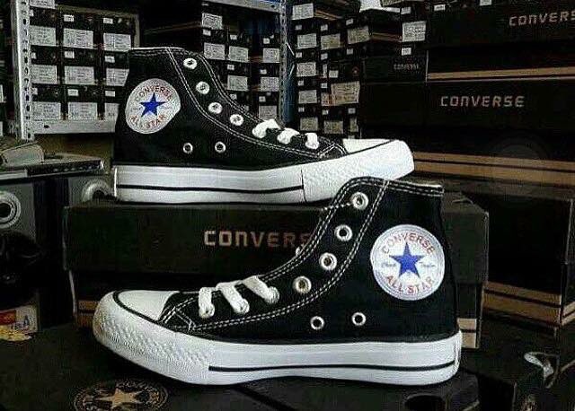 Converse_MX's tweet photo. #SoyLoQueBuscasPero compra seguro Online con nosotros. #FelizLunes https://t.co/4GCCHzbuam