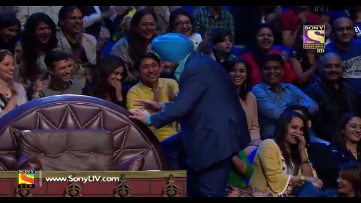 vinilanaidu's tweet photo. #Some_More
Guru 😘😍😘😍😘 @sherryontopp 👍👌💪
@vkvkvicks615 @WhoSunilGrover @KapilSharmaK9 @officialG5T @Tksshowofficial @SonyTV @kikusharda https://t.co/gAcDipBOA3