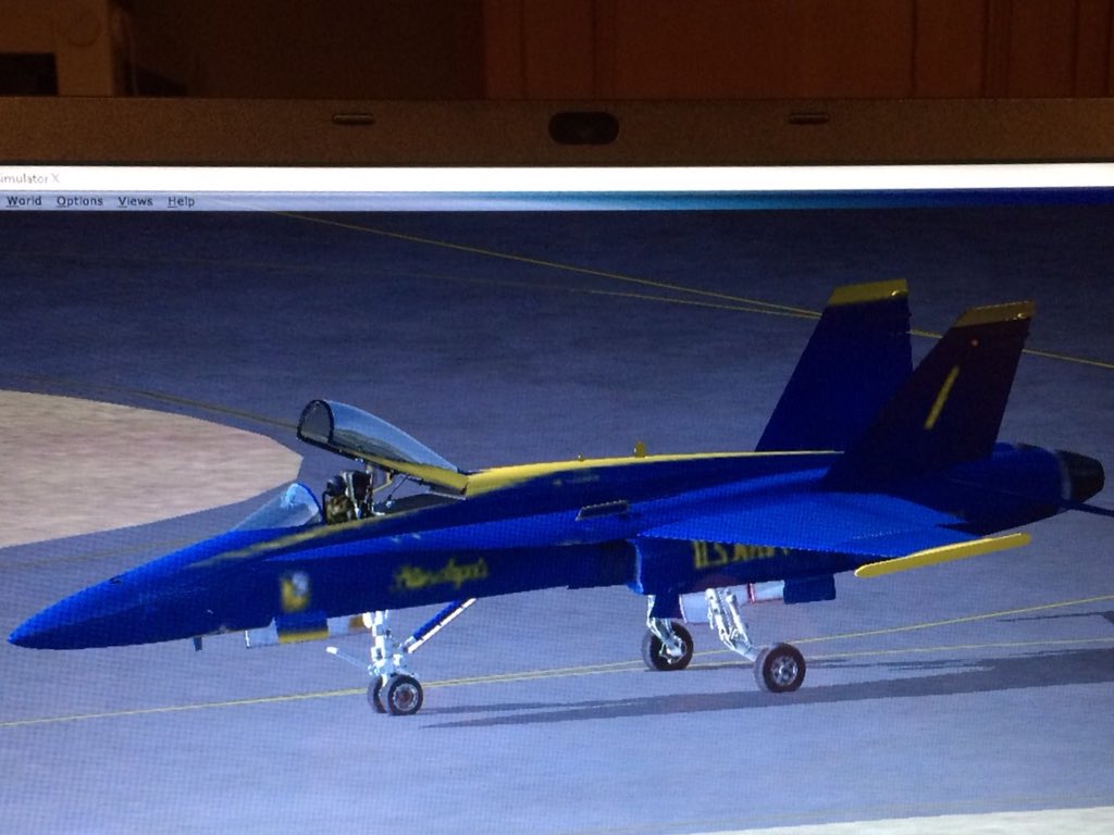 ThorkildJ's tweet photo. #F18 #fly #jager #kampfly = Køb F18 i stedet for F35, og få noget der virker ! #TJ https://t.co/ehKC5bRNXe