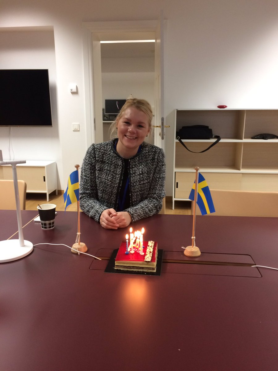 AnnaStrandbacke's tweet photo. Celebrating Ellen before #COMPET. Happy birthday! @SwedeninEU https://t.co/CqF3gZbE0T