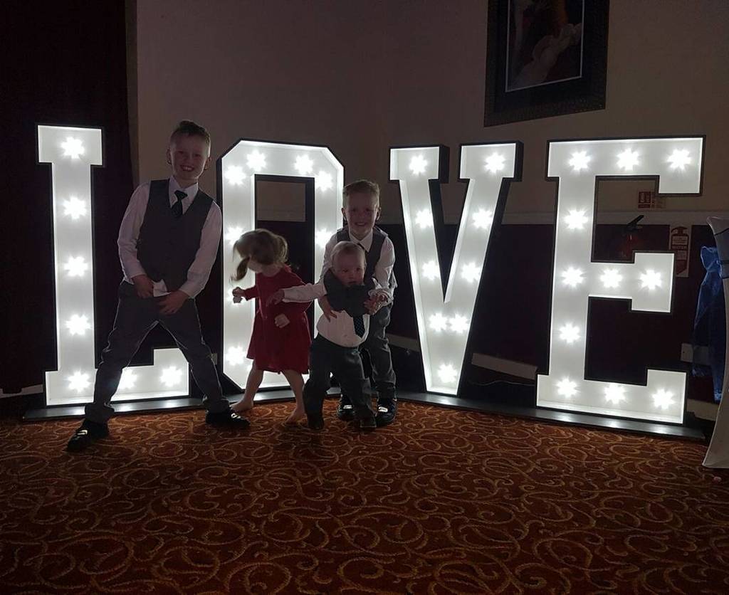 BoothTasticUK's tweet photo. When you ask children to pose for a photograph 😂 #lovelights #wedding #fun #boothtastic https://t.co/sge116Te5U https://t.co/fGLui6mvCA