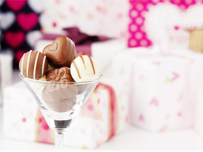 フードショップジョブ 公式 人気求人 バイト情報 女の子のシルエットのロゴマークで有名なチョコレートshop 日本橋高島屋 最高日給11 000円 別途 交通費全額支給 早めが嬉しい 19 30閉店 しっかり稼ぎたい方にオススメです