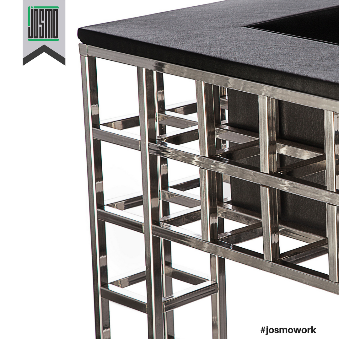 josmostudio's tweet photo. Here is another detailed look at our Mazboot dressing table. #JosmoWork #Design #DesignStudio #Furniture #Craft #Mumbai #JosmoStudio https://t.co/kvqA5vzytg
