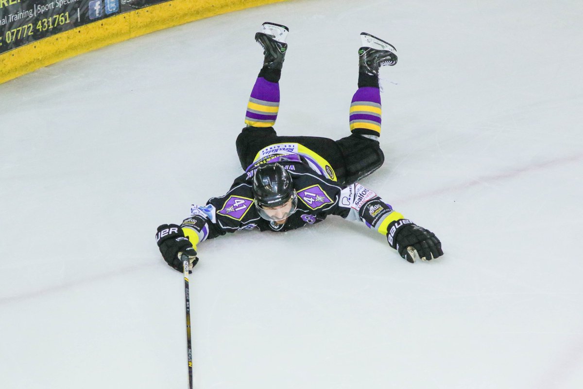 Mcr_Storm's tweet photo. 📷PHOTOS📷 - All the photos from last nights sell out game are live to view on our @facebook page! #WeAreStorm VIEW: https://t.co/FEj7QmP5A5 https://t.co/NQlsy3aTRw