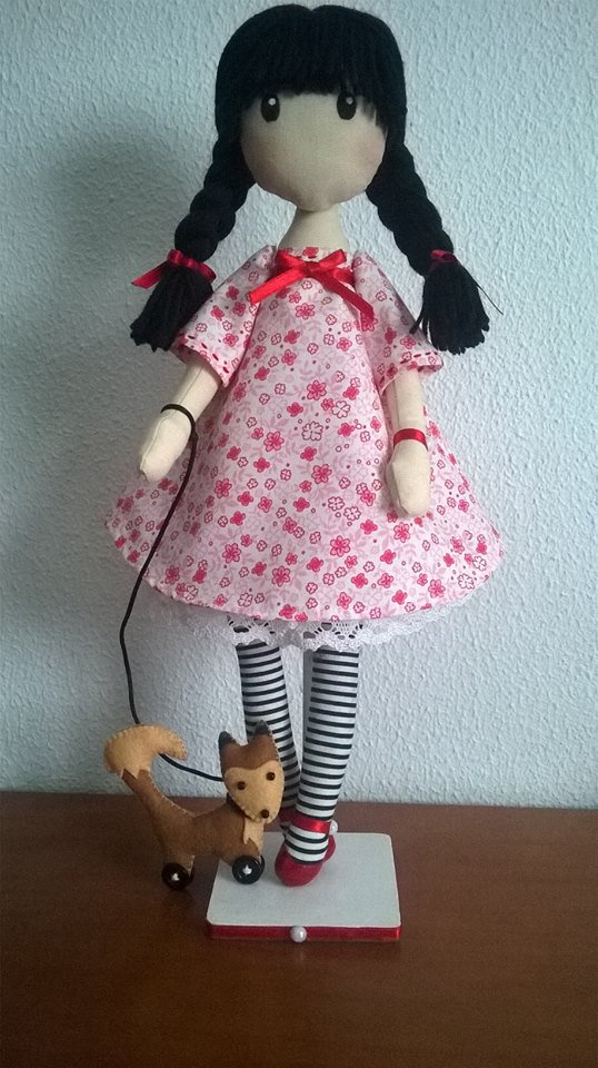 ArtesaniaVicnay's tweet photo. ¡Buen comienzo de semana a tod@s! :)
#muñeca #gorjuss #hechoamano #handmade #preciosa #detallesconamor #artesania #valorincalculable https://t.co/IppW52EO5F