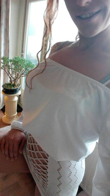 Monday Monday, Allmost ready to go online, see you in a few!! https://t.co/staYytjkq6<a href="/tag/lekkerlive"class="tags"><span>#lekkerlive</span></a>