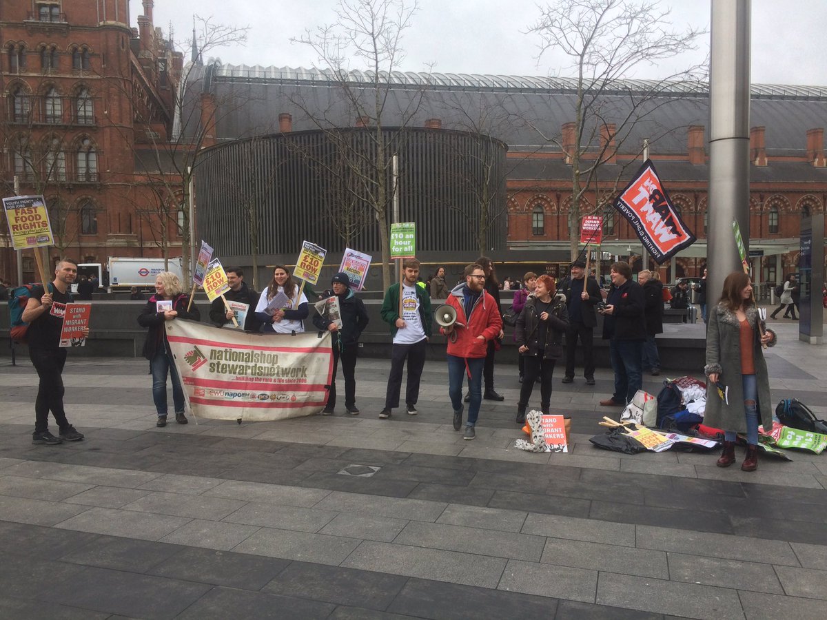 AntiRacismDay's tweet image. Great protest this morning with @bfawu1, @WarOnWant &amp;amp; @RMTunion to say #MigrantsWelcome! #Onedaywithoutus #1DayWithoutUs