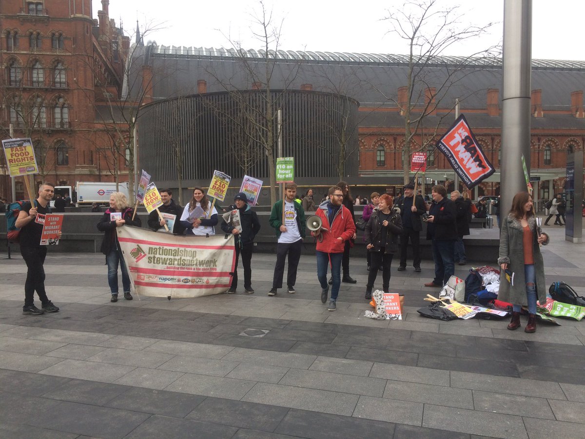 AntiRacismDay's tweet image. Great protest this morning with @bfawu1, @WarOnWant &amp;amp; @RMTunion to say #MigrantsWelcome! #Onedaywithoutus #1DayWithoutUs