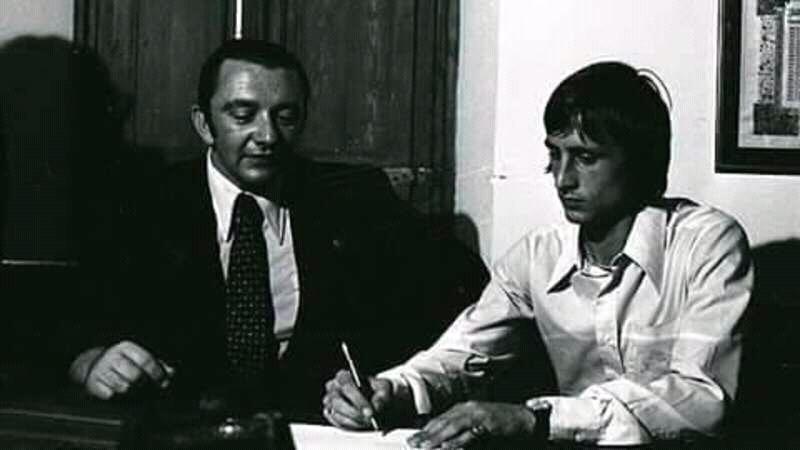 Ahmedkeshksh's tweet photo. The contract that changed barca history 😍 https://t.co/PPJhWWYuKs