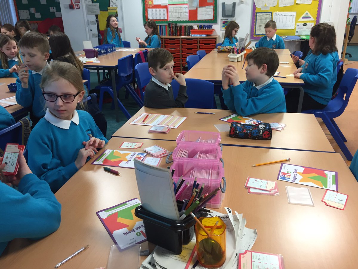 KincaidstonPS's tweet image. Primary 5 starting of the week with some Working Memory training 👍👩‍🏫📚 #meemo #workingmemory