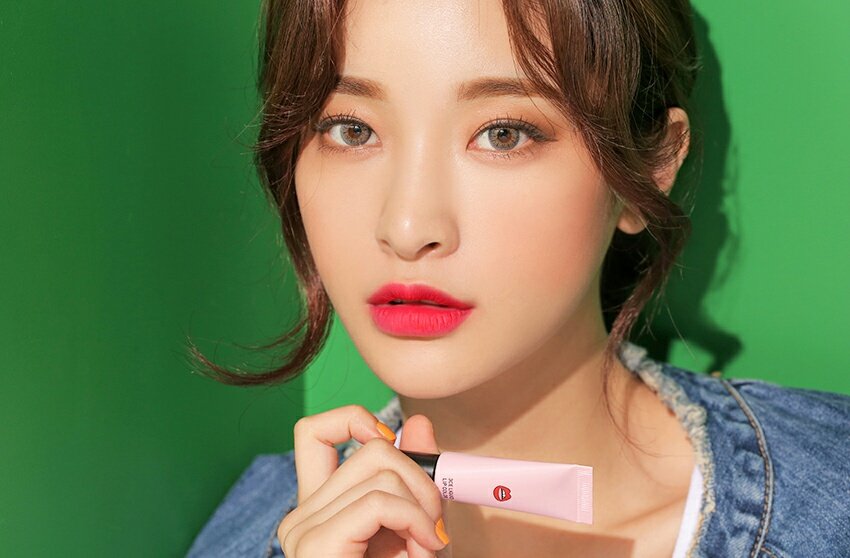 AnyeongUnnii's tweet photo. Pls rt พร้อมส่ง 3CE LIQUID LIP COLOR #BEDASHED
แท่งละ 650 บาท ลิปแมท เม็ดสีแน่นมาก ทาแล้วไม่ตกร่อง สีสวยติดทน https://t.co/yh4aul7JqE