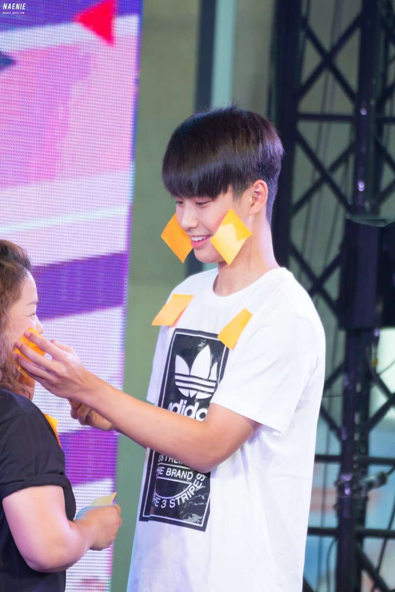 Naenie_N2's tweet photo. [HQ] 170219 @ohmpawatt  At Show DC ภวัต Collection #ohmpawat #makeitrighttheseries (2) https://t.co/46YPxJU1oJ