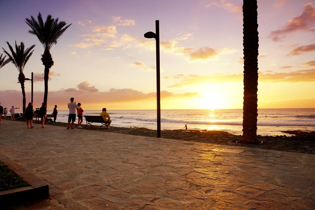 The #sunset of #LasAmericas,... #Picture taken Yesterday
#viajesteide #excursions #travel #traveling #pictures #canaryislands #tenerife